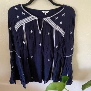 navy key hole front blouse